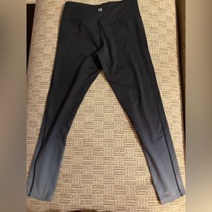 Gap gradient workout crop pants